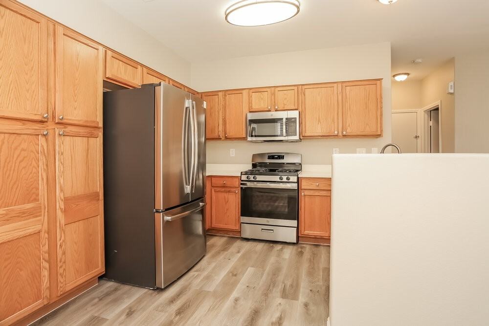 4948 Attitude Ct - Photo 6 of 17