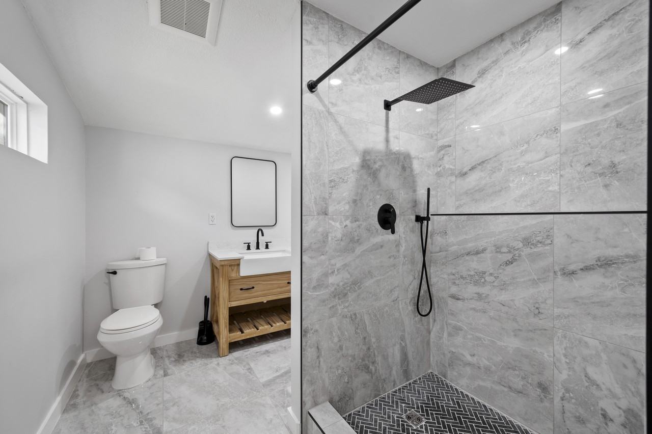 King Ave - Photo 2 of 19