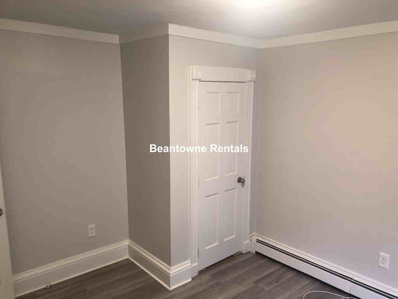 Spencer St #2 - Photo 4 of 6