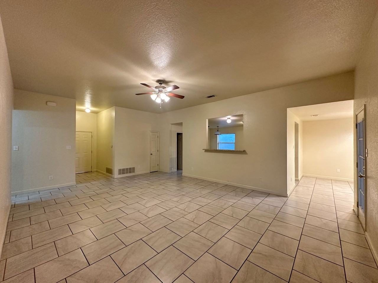 2403 Lavender Ln - Photo 5 of 45