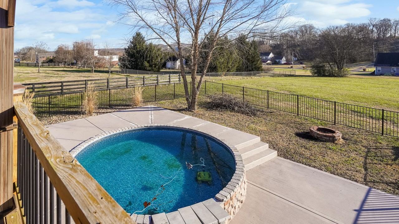 649 Charles Ln - Photo 2 of 26