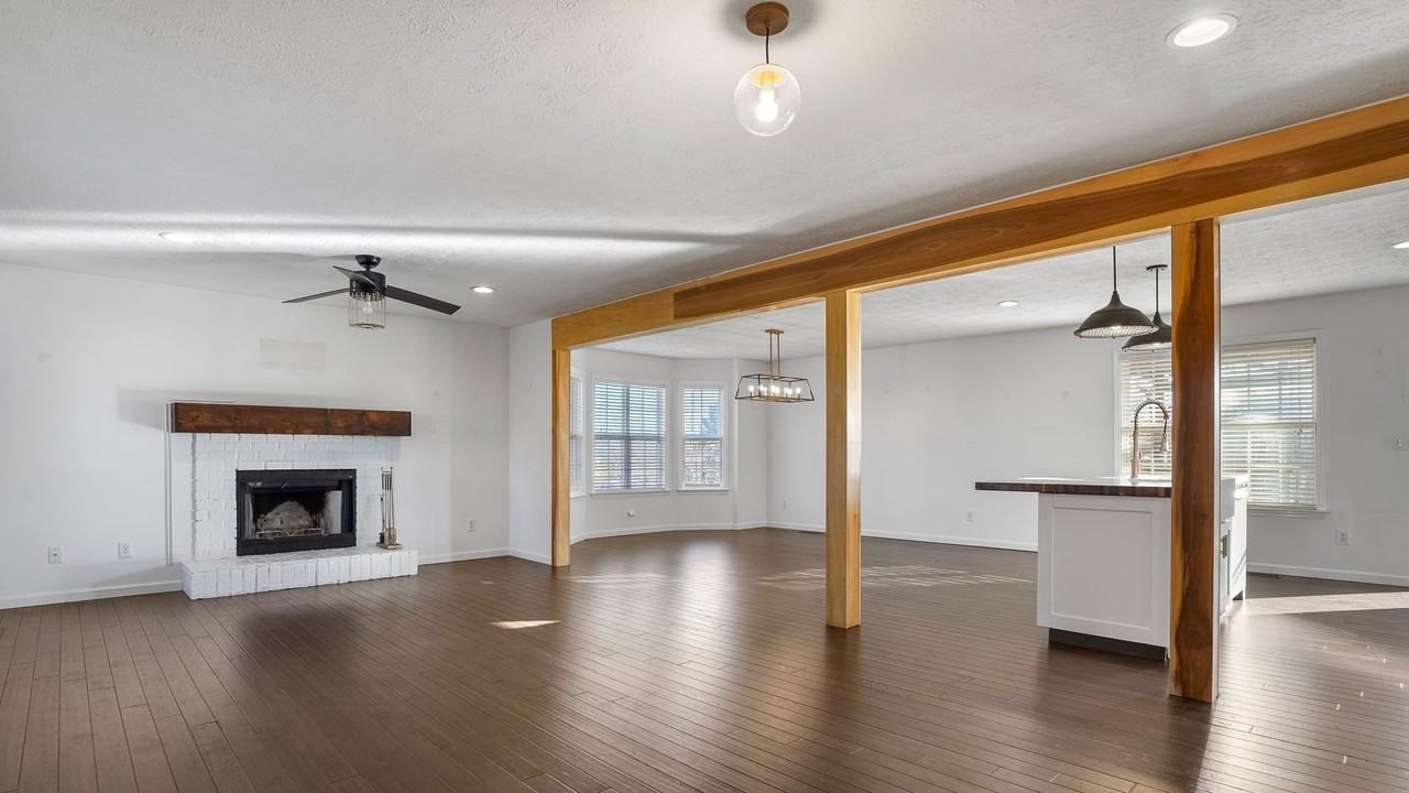 649 Charles Ln - Photo 7 of 26