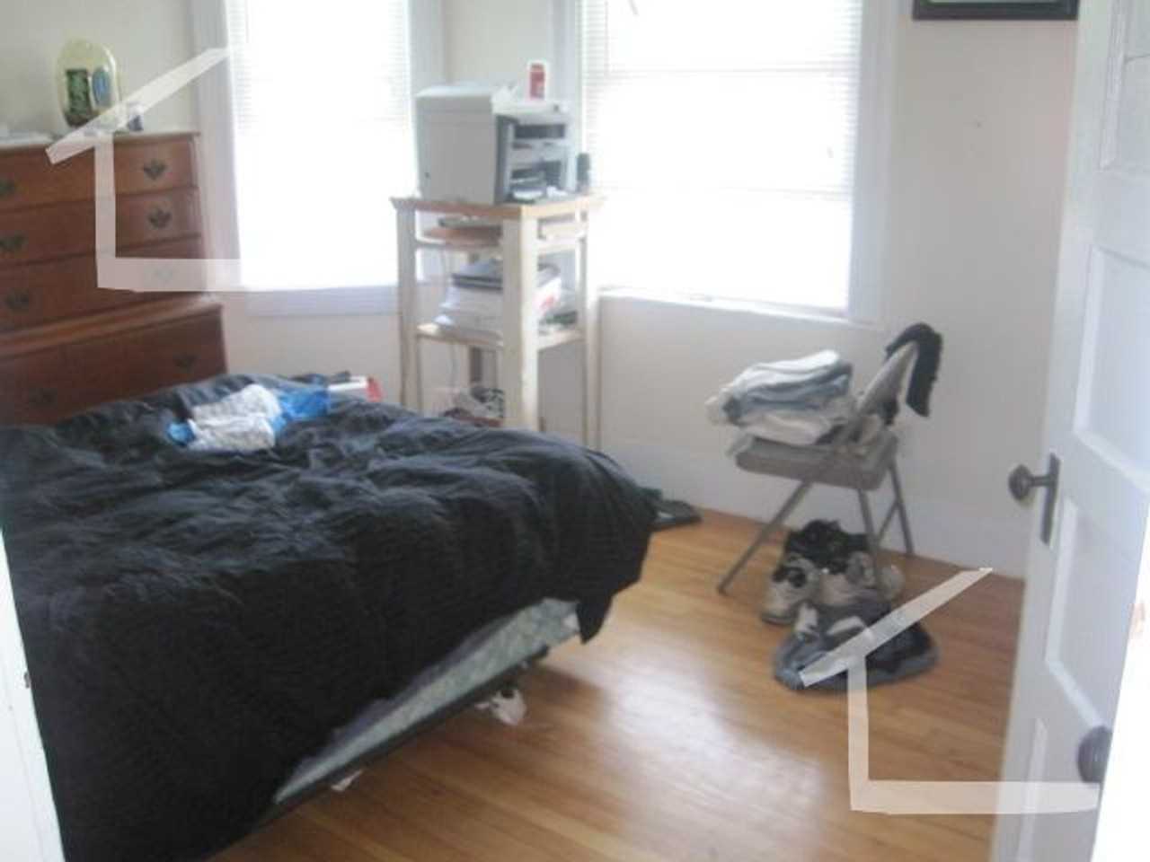 344 Faneuil St - Photo 4 of 9