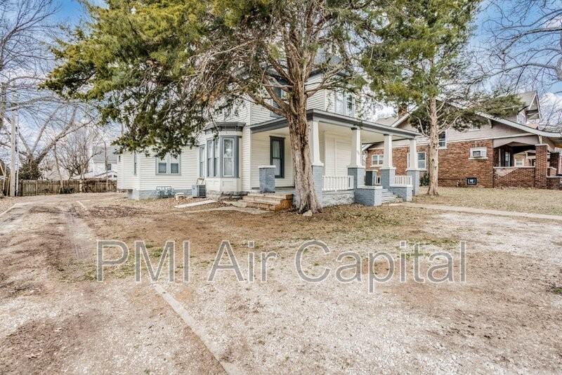 911 W Central Ave #3 - Photo 2 of 14