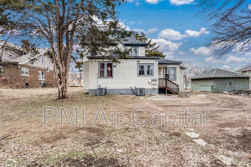 911 W Central Ave #3 - Photo 4 of 14