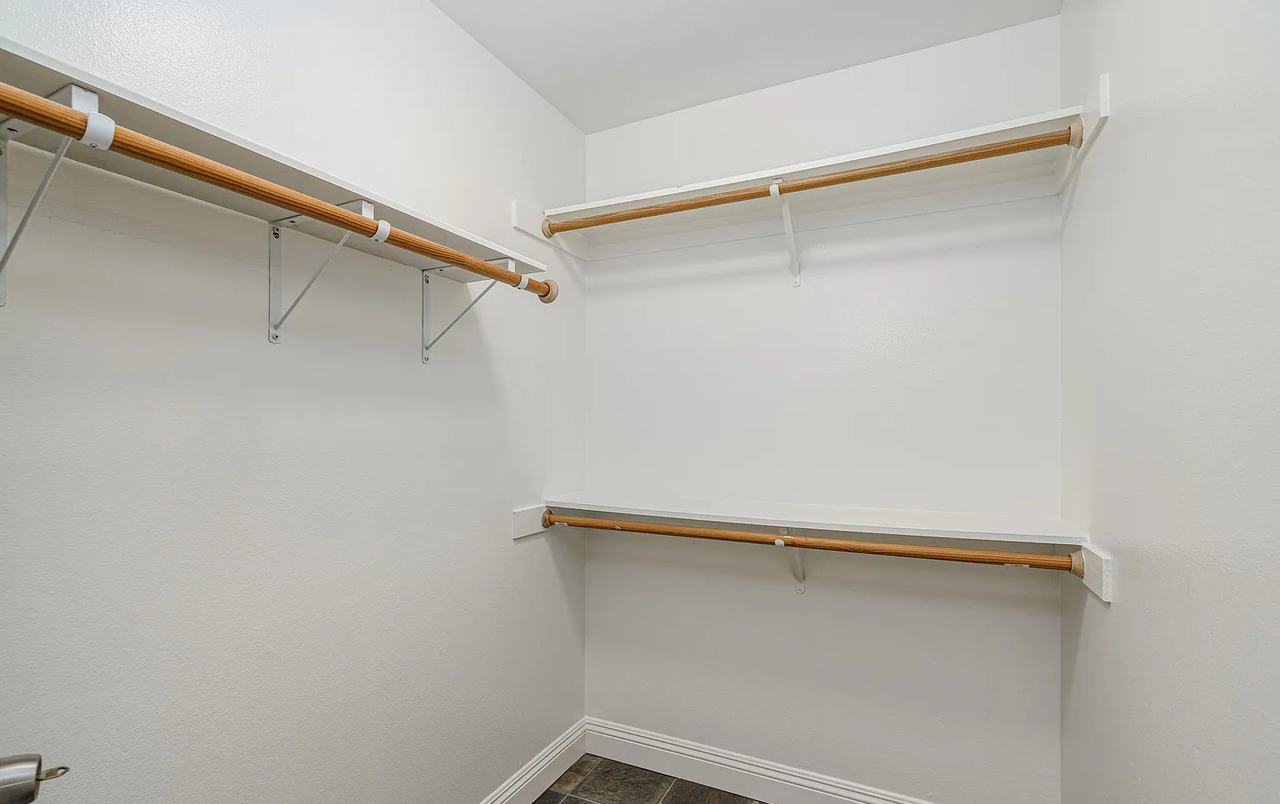 2404 Village Grn - Photo 3 of 9