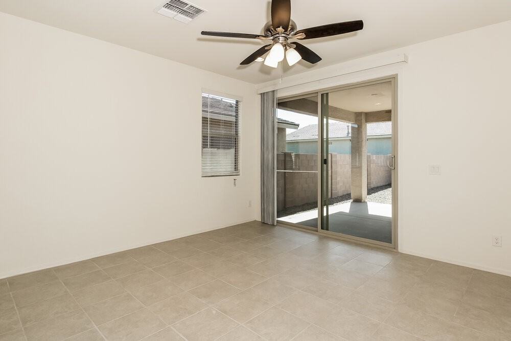 10759 W Embrey Dr - Photo 3 of 16