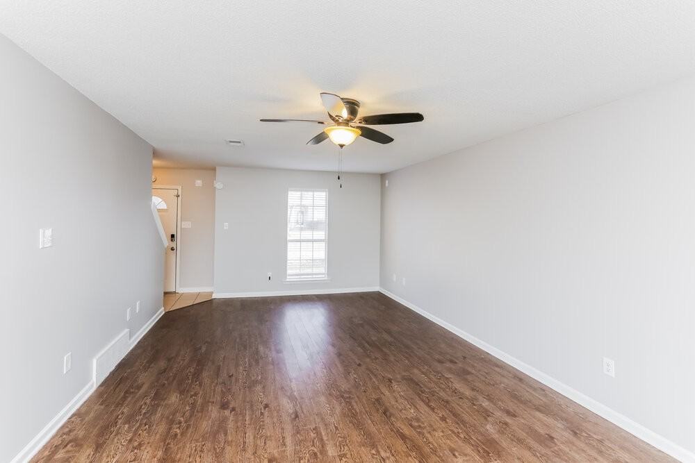 12800 Fox Bend Ln - Photo 4 of 17