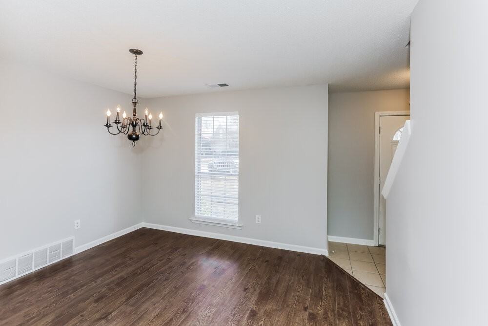 12800 Fox Bend Ln - Photo 6 of 17