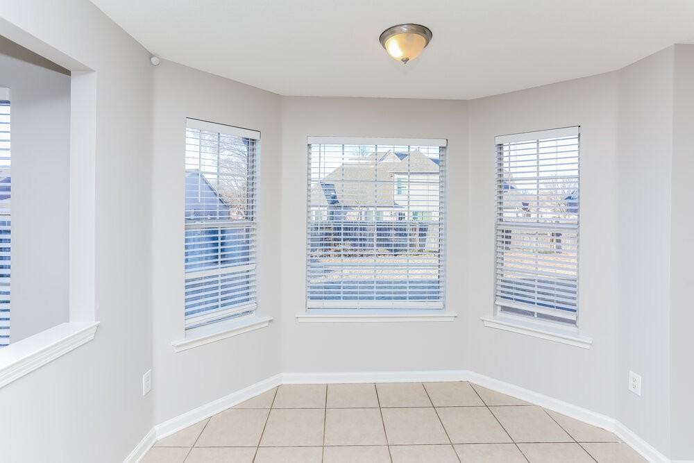 12800 Fox Bend Ln - Photo 7 of 17