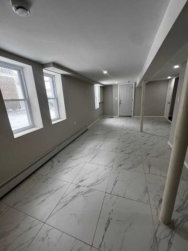 1603 Stadium Ave - Photo 2 of 5