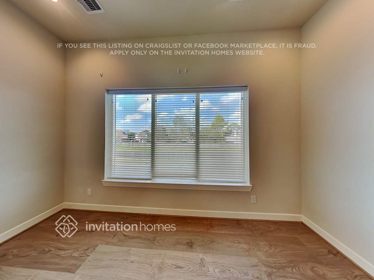 10530 Executive Lake Dr - Photo 4 of 18