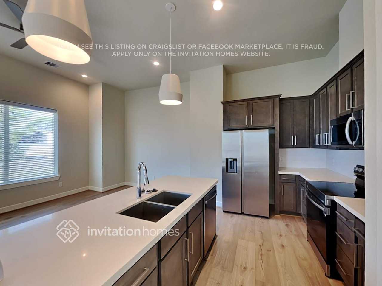 10530 Executive Lake Dr - Photo 6 of 18