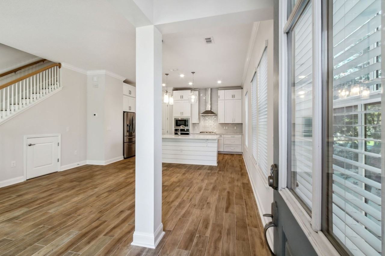 247 Beech St - Photo 6 of 47