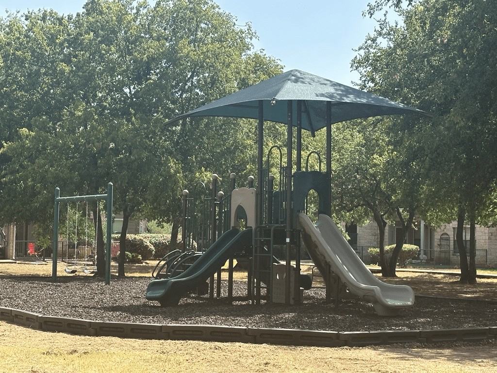 Republic Deer Creek Apartments - Photo 6 of 44