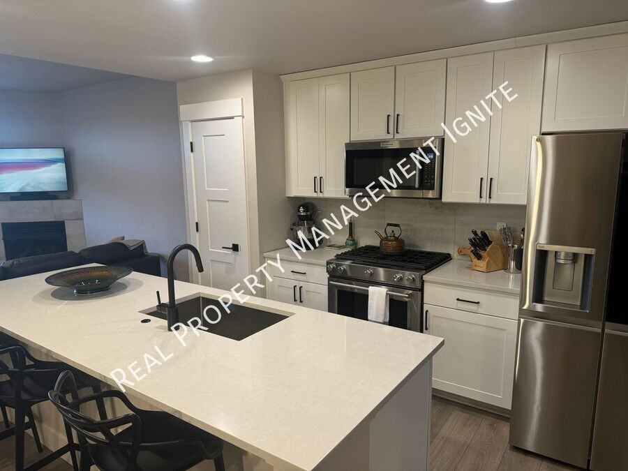 63101 Northeast Boyd Acres Road - Photo 2 of 14