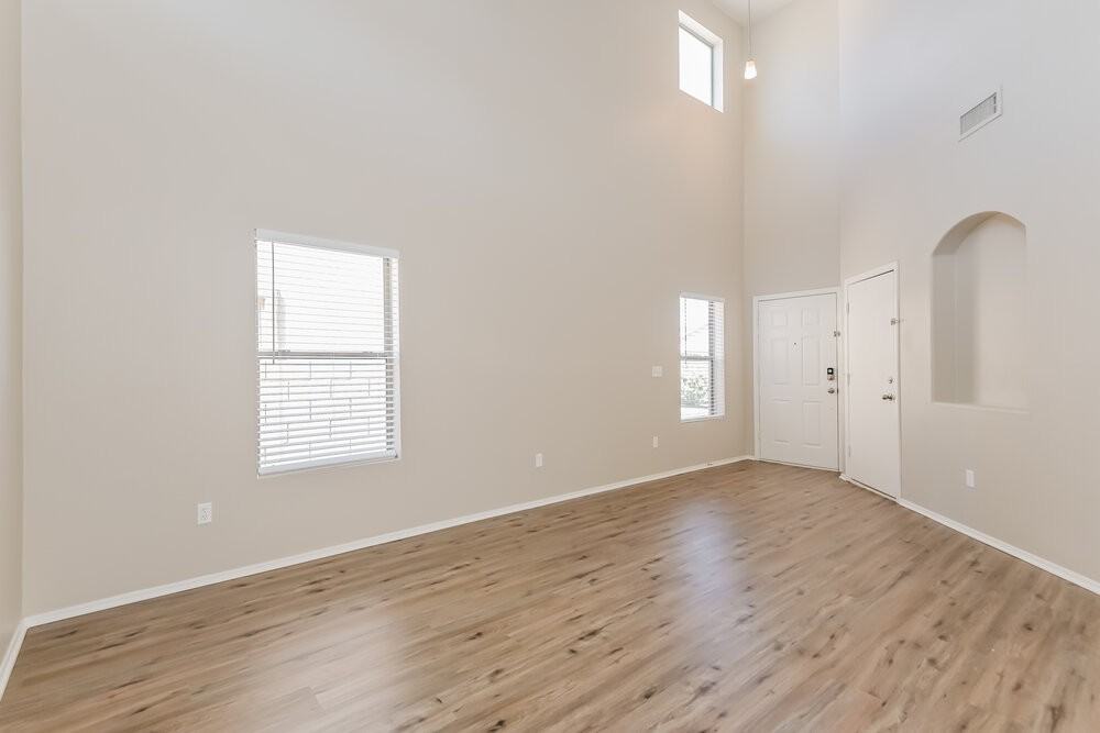 388 E Camino Limon Verde - Photo 5 of 17