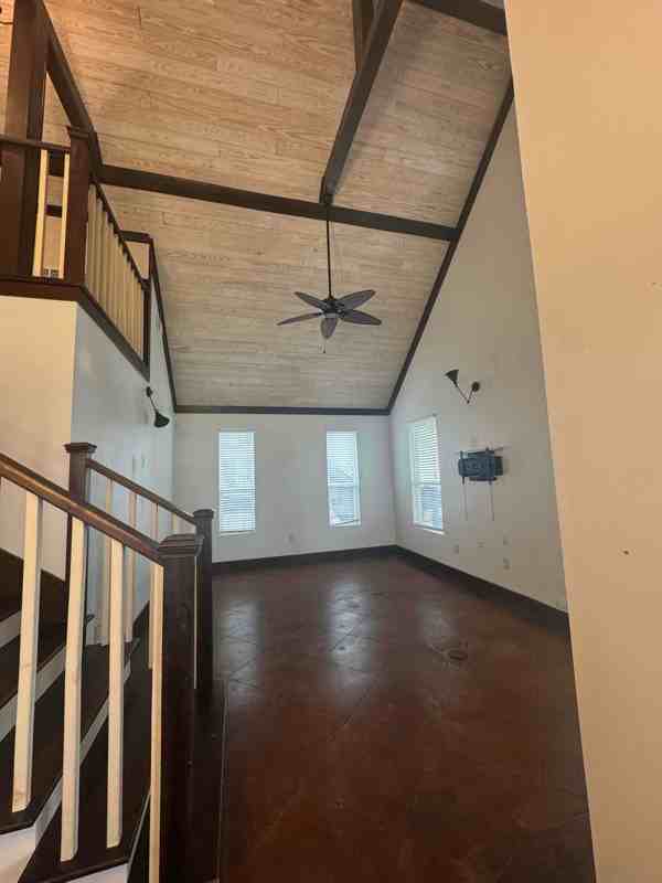 103 Shirley St - Photo 4 of 26