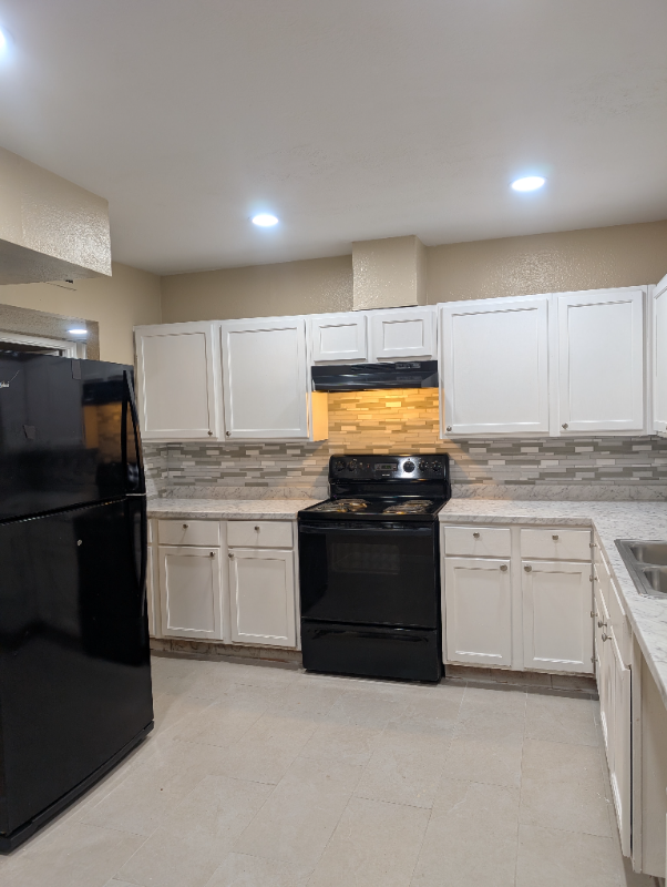 14602 North 30th Drive - Photo 2 of 4