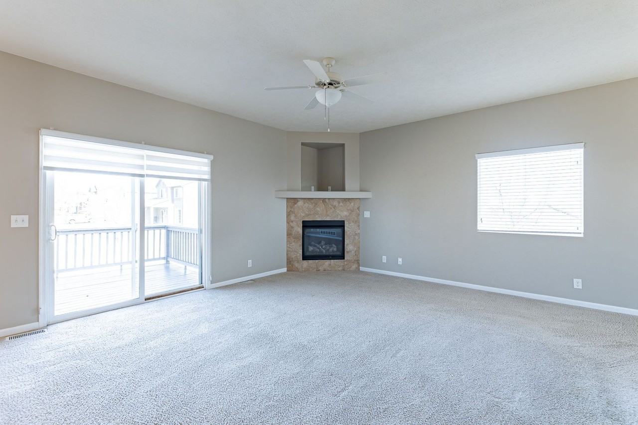 19160 Drexel Cir - Photo 7 of 24