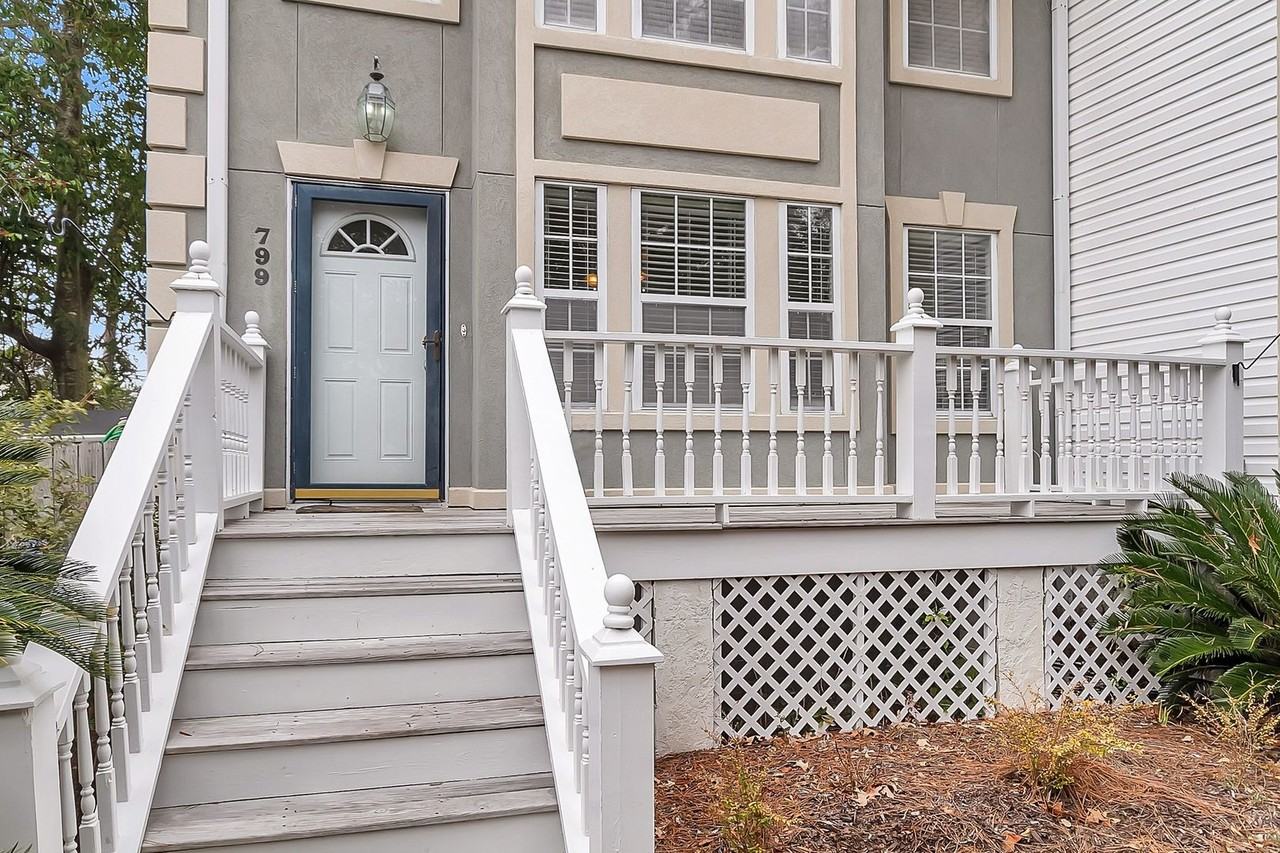799 Harbor Place Dr - Photo 4 of 36