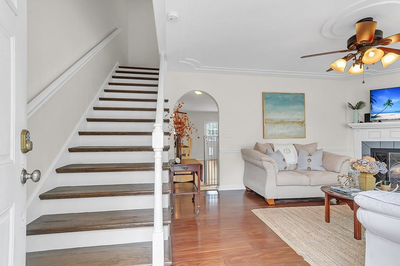 799 Harbor Place Dr - Photo 5 of 36