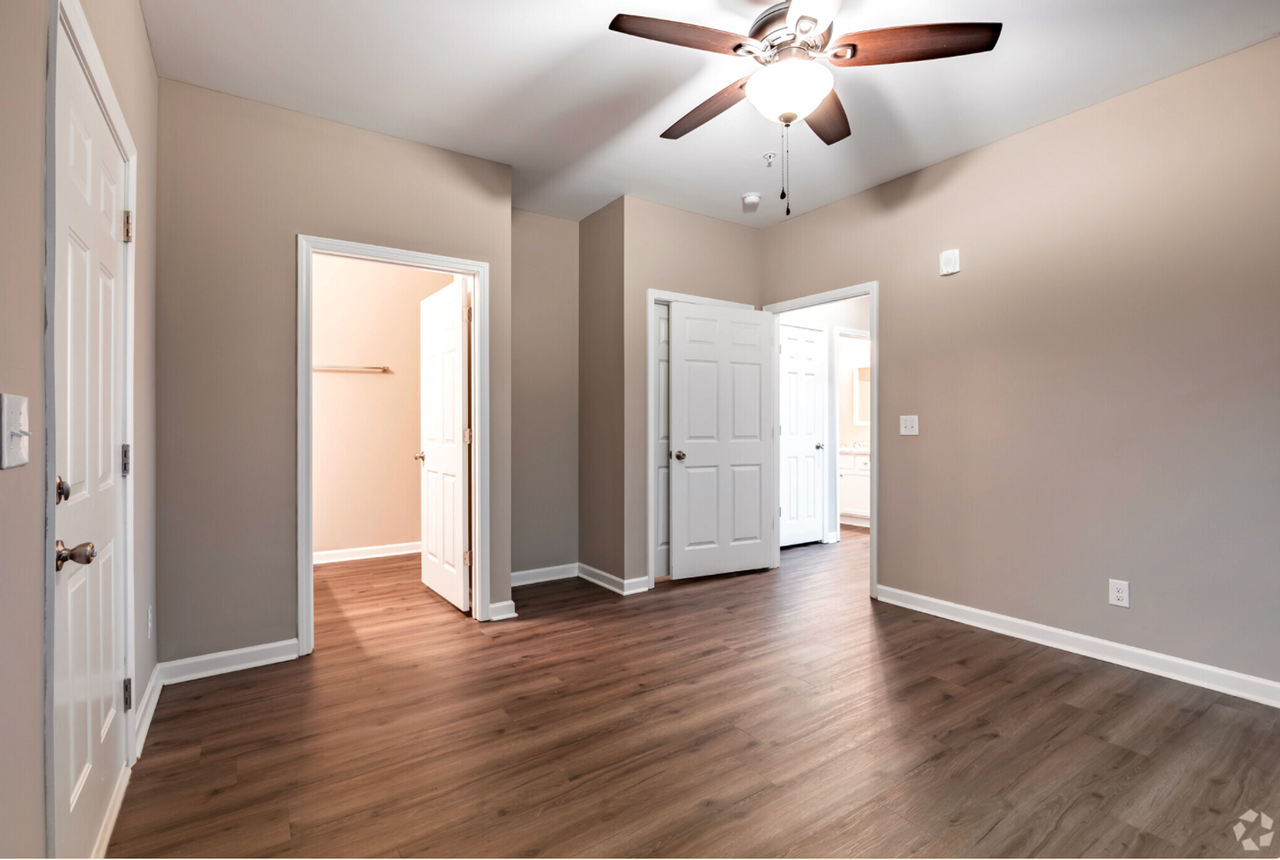 Club Villas Apartments -1 - Photo 2 of 11