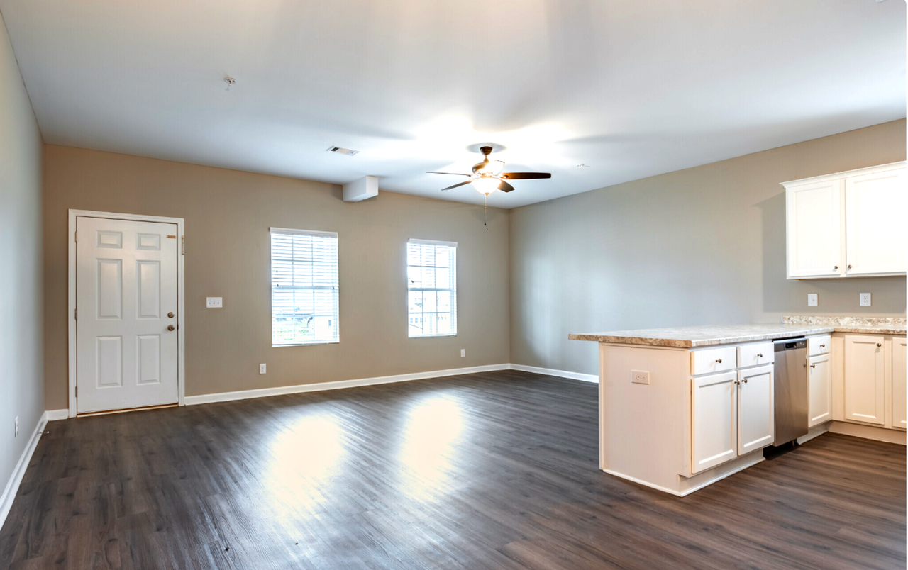 Club Villas Apartments -1 - Photo 4 of 11