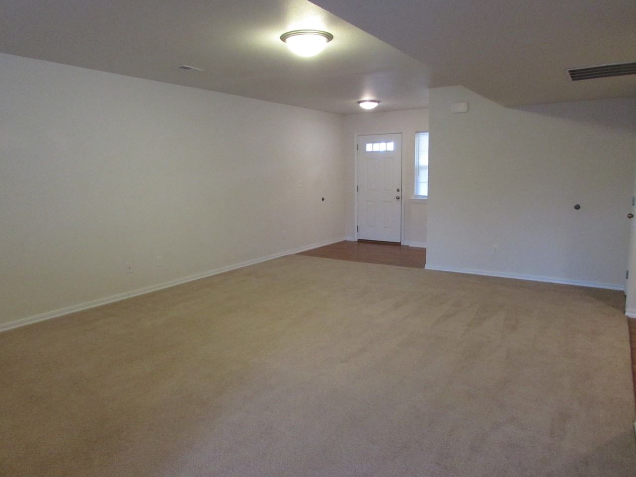119 Andrews Dr - Photo 7 of 33