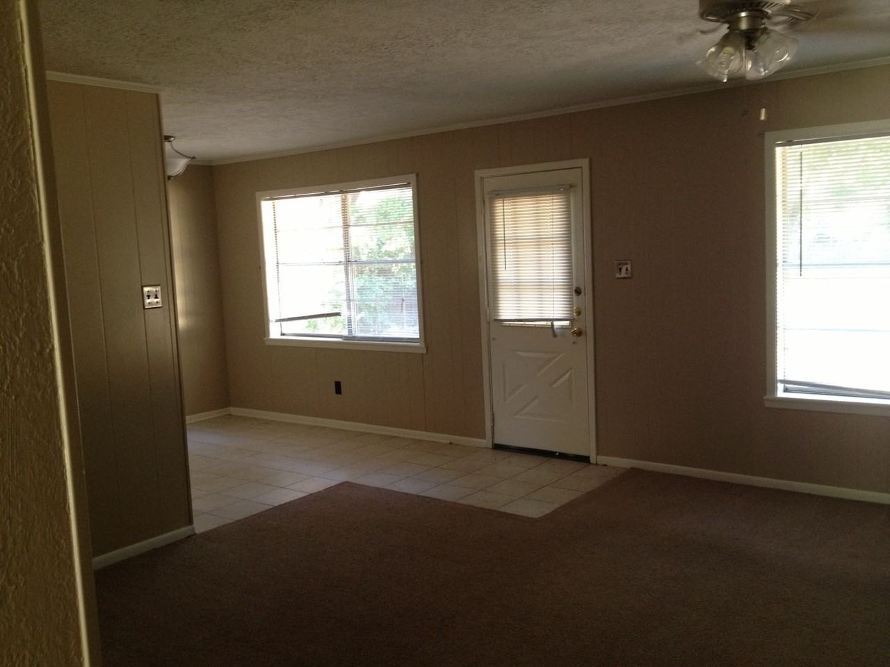 1502 Medina Dr - Photo 2 of 20