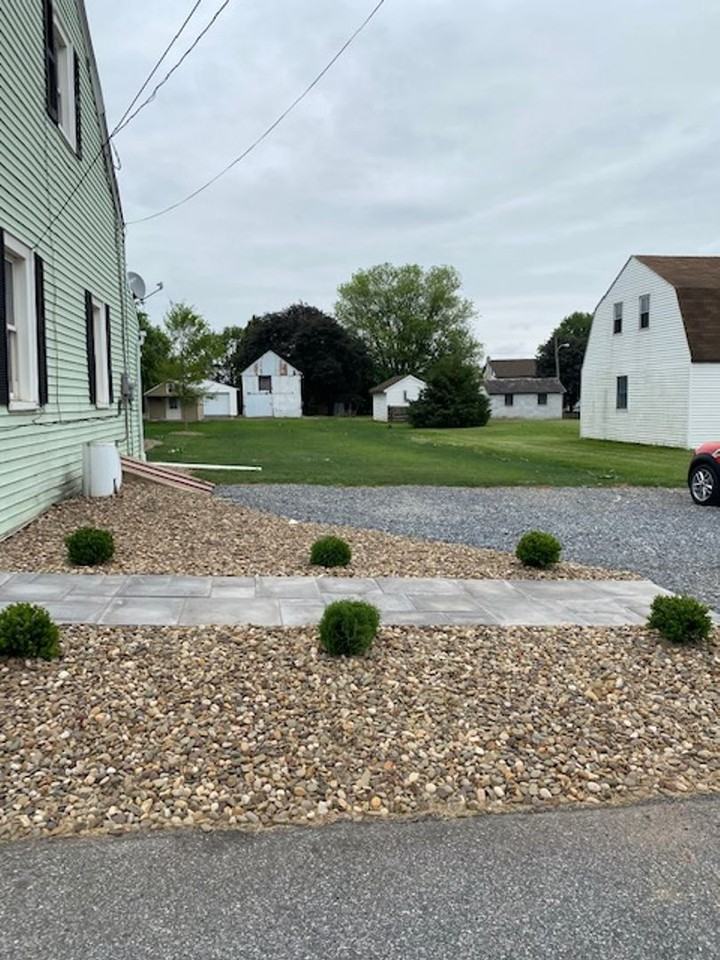 132 N Mechanic St - Photo 3 of 23