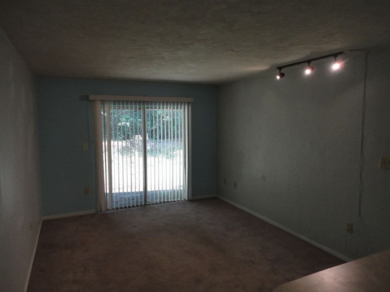 1035 1035 SW 9th Street - Campus Pointe F-4 #4 - Photo 3 of 8