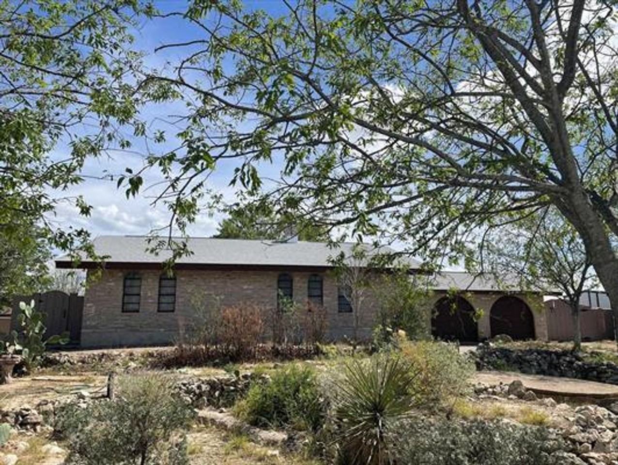 136 Rhonda St - Photo 2 of 11