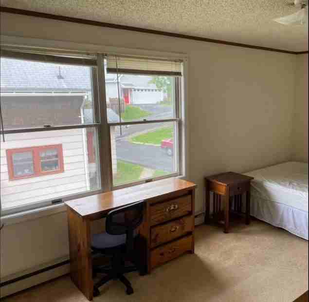 105 Grandview Ave - Photo 3 of 8