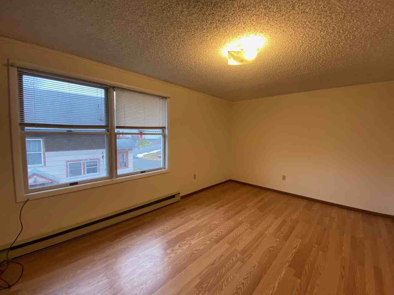 105 Grandview Ave - Photo 6 of 8