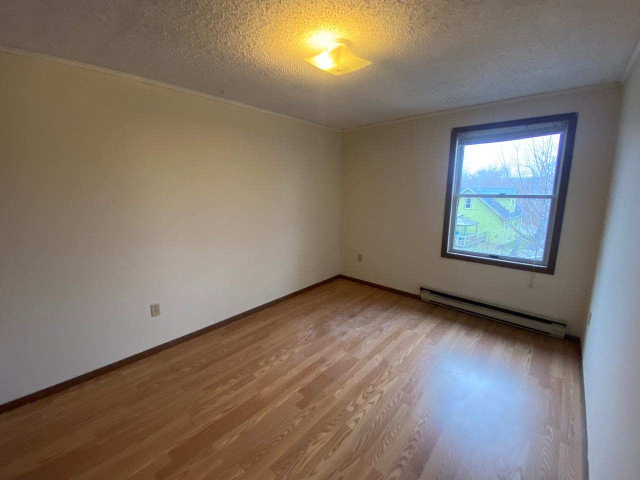 105 Grandview Ave - Photo 7 of 8