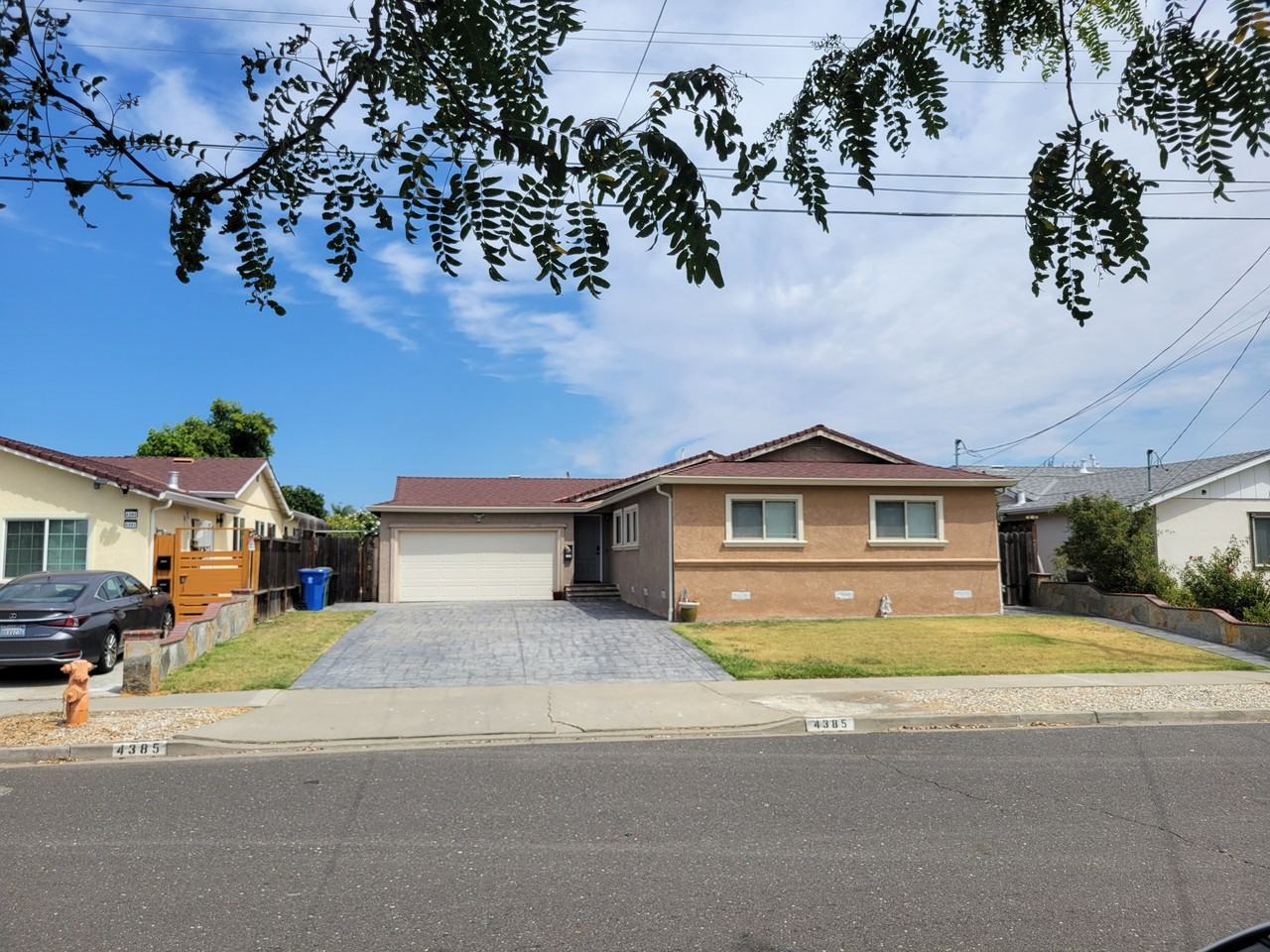 4385 Crestwood St - Photo 2 of 13