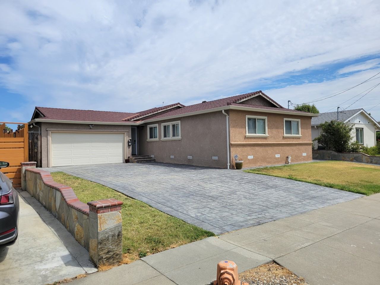 4385 Crestwood St - Photo 3 of 13