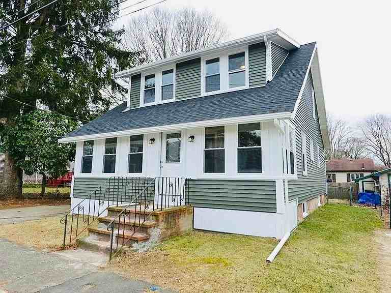 25 Robert St - Photo 2 of 12