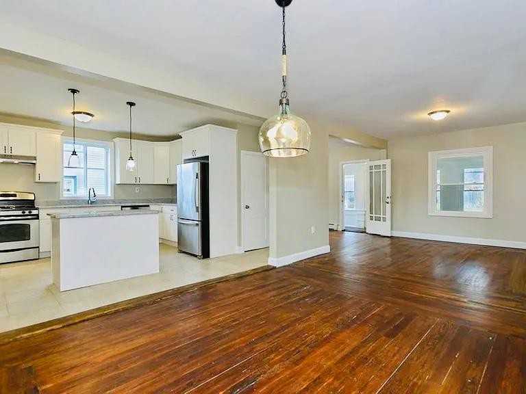 25 Robert St - Photo 3 of 12