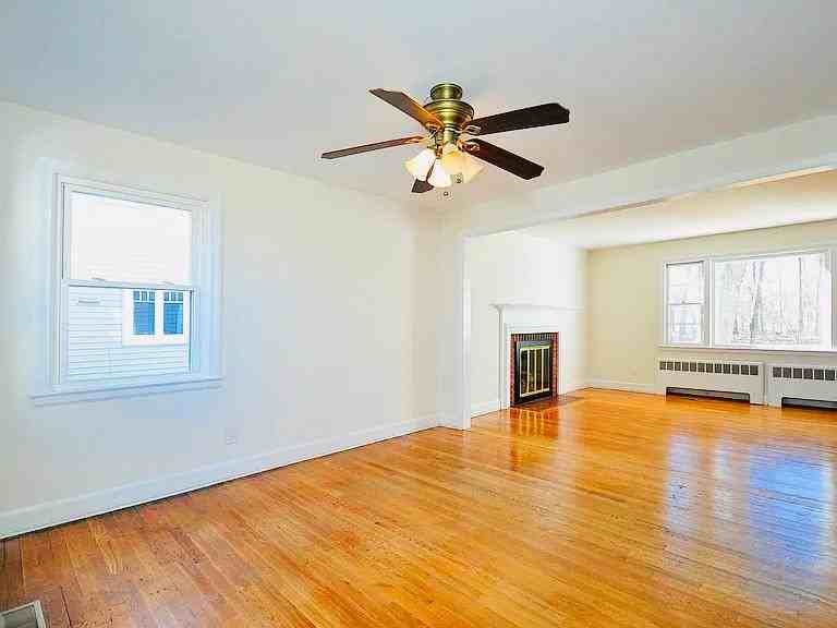 180 Hubbard Rd - Photo 2 of 16