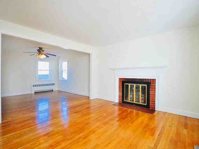 180 Hubbard Rd - Photo 3 of 16