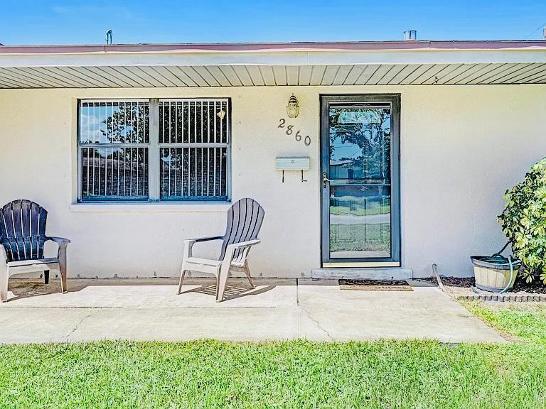 2860 Notre Dame Ave - Photo 2 of 14