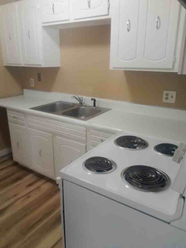 400 N 5th St #6 - Photo 5 of 8