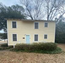 206 E Calhoun St #A - Photo 1 of 1