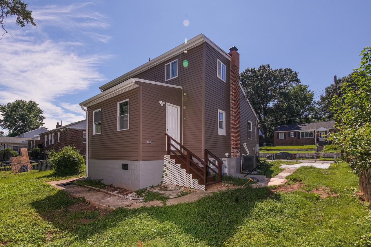 9749 52nd Ave #NA - Photo 2 of 19