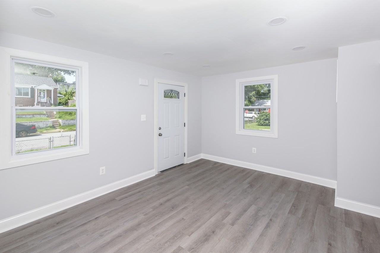 9749 52nd Ave #NA - Photo 5 of 19