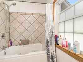 featured image of 701 W 6th St #NA