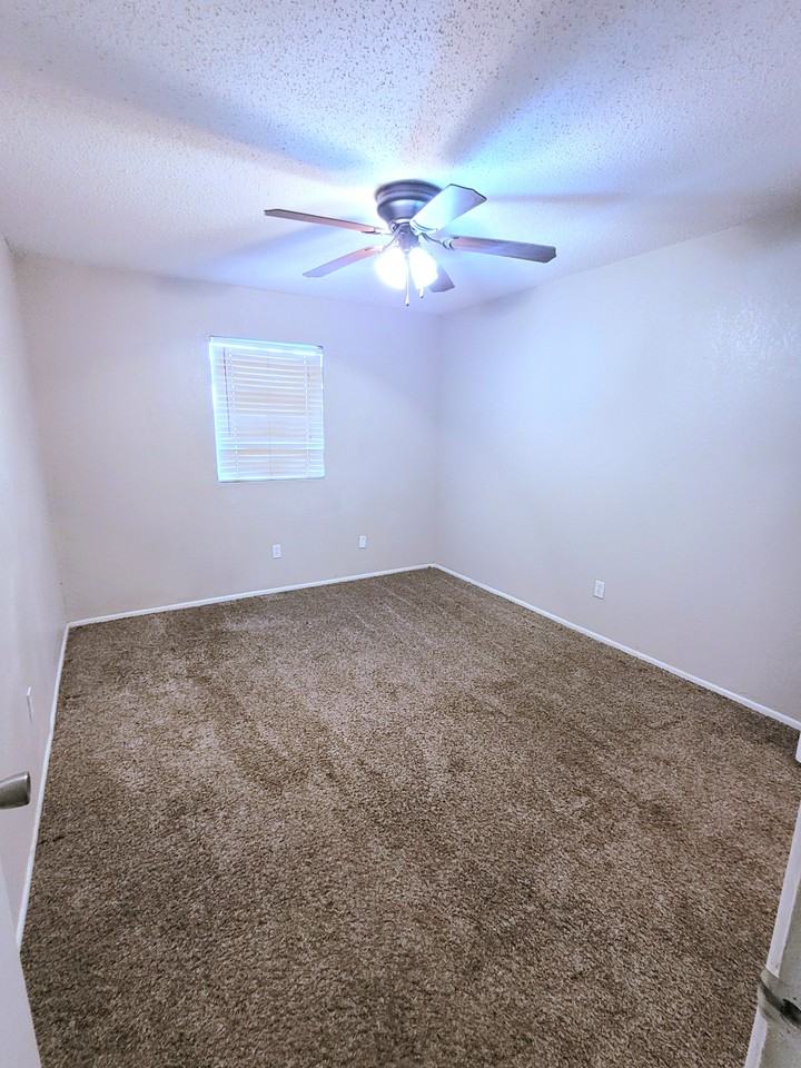 3304 Salisbury Ave #BRM2 - Photo 2 of 7