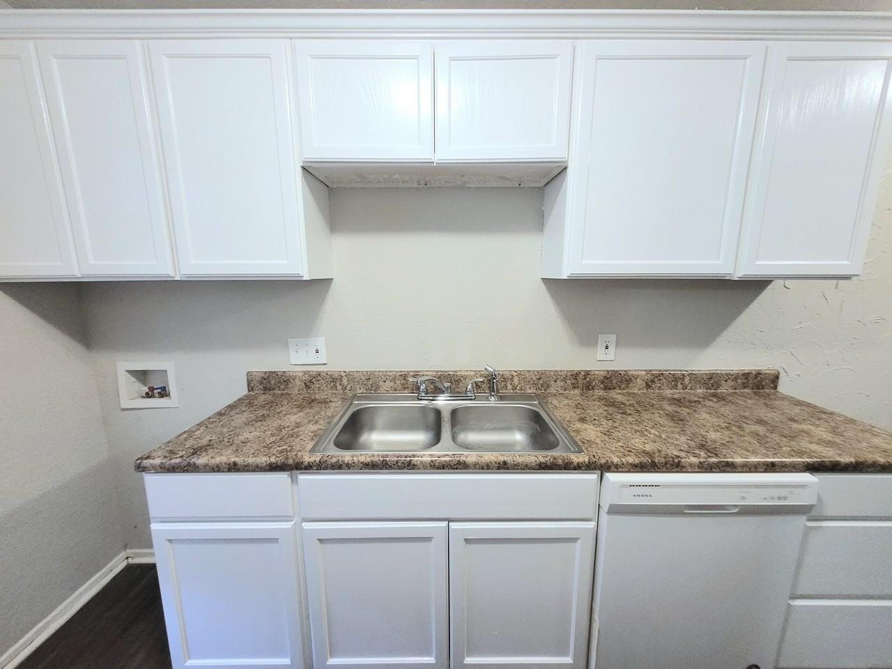 3304 Salisbury Ave #BRM2 - Photo 3 of 7